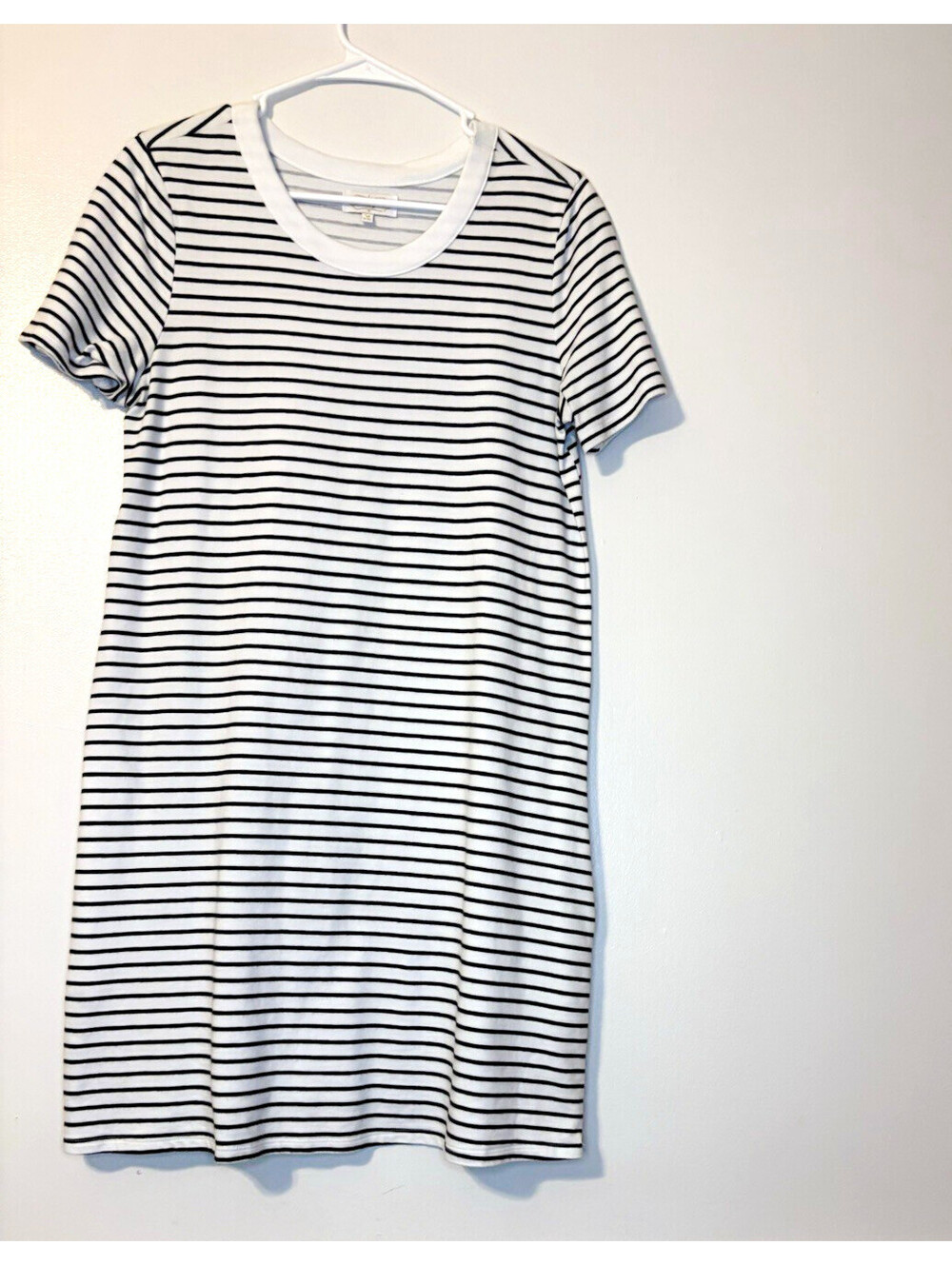 Mud Pie Women’s White/Blue Striped T-Shirt Dress M Regular Crew Neck Knee